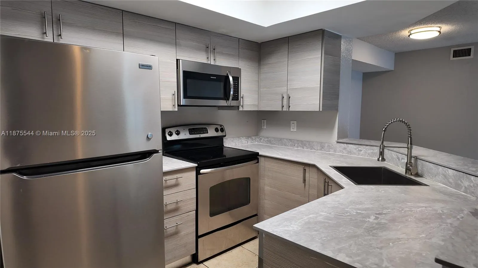 9044 W Atlantic Blvd, #321