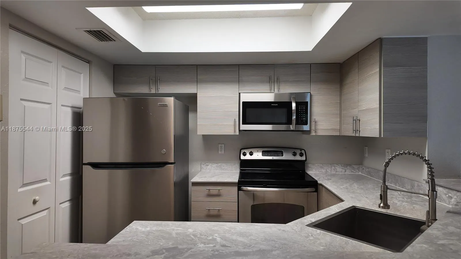 9044 W Atlantic Blvd, #321