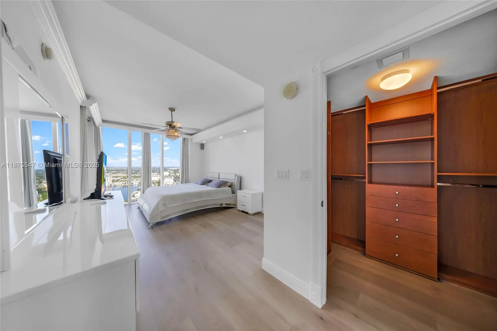 1800 S Ocean Dr, #3607