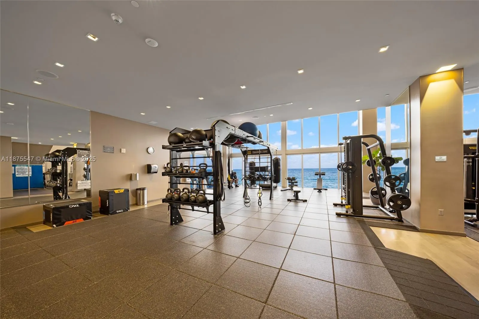 1800 S Ocean Dr, #3607