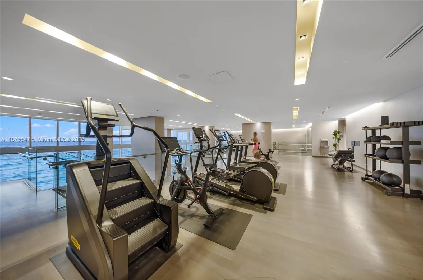 1800 S Ocean Dr, #3607