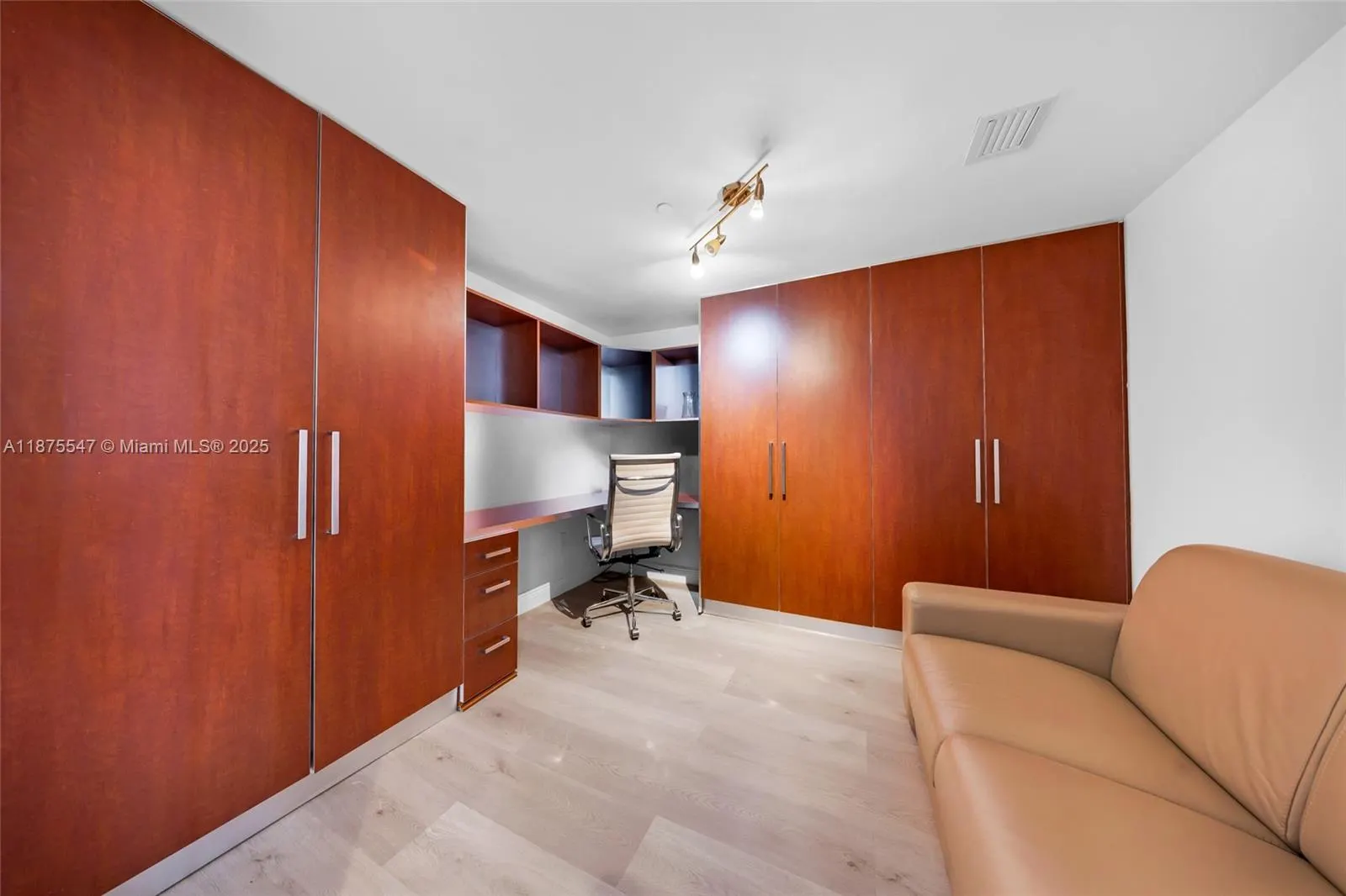 1800 S Ocean Dr, #3607