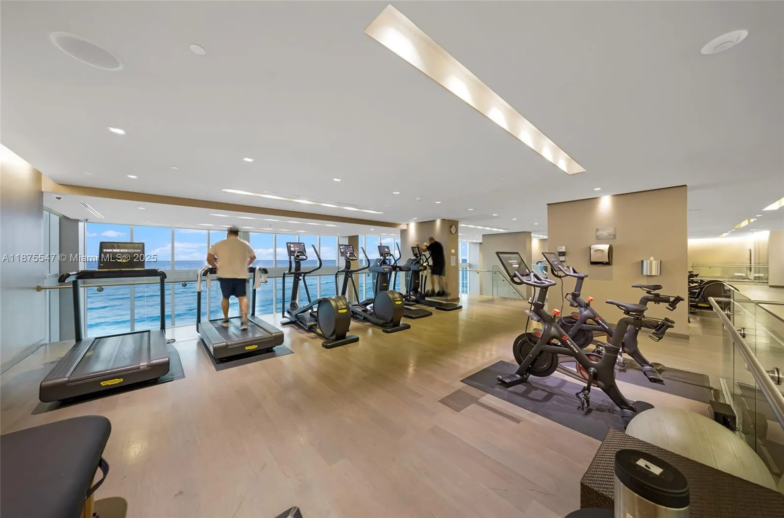 1800 S Ocean Dr, #3607