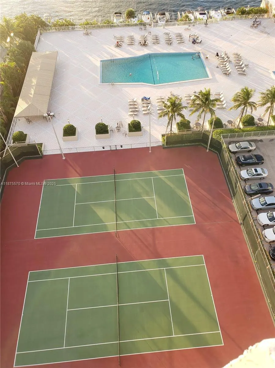 1985 S Ocean Dr, #20A