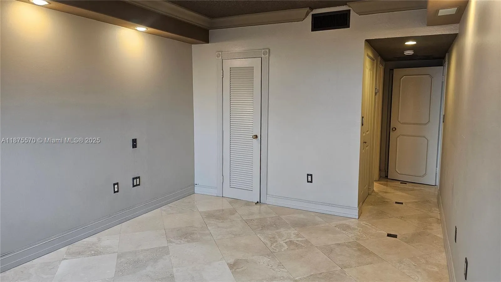 1985 S Ocean Dr, #20A