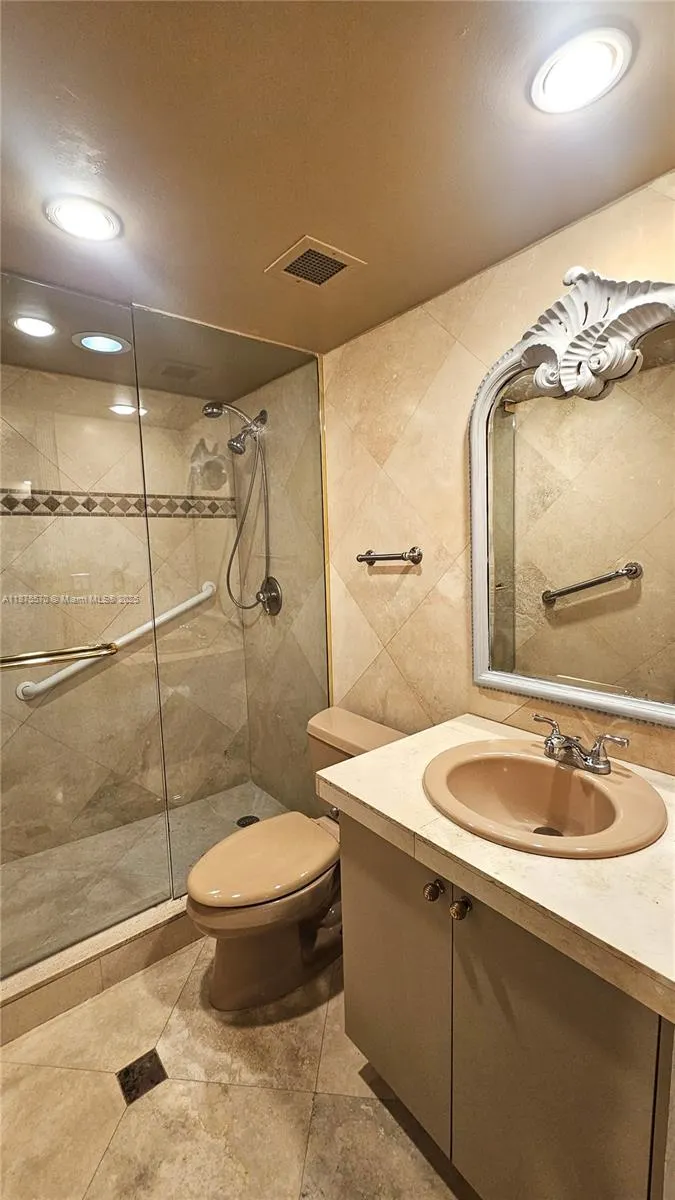 1985 S Ocean Dr, #20A
