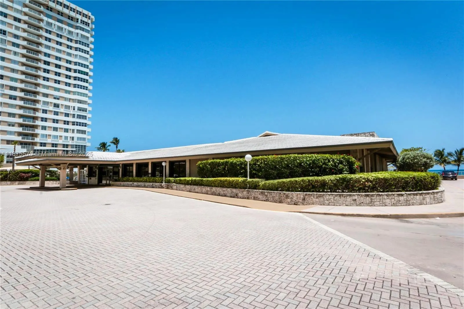 1985 S Ocean Dr, #20A