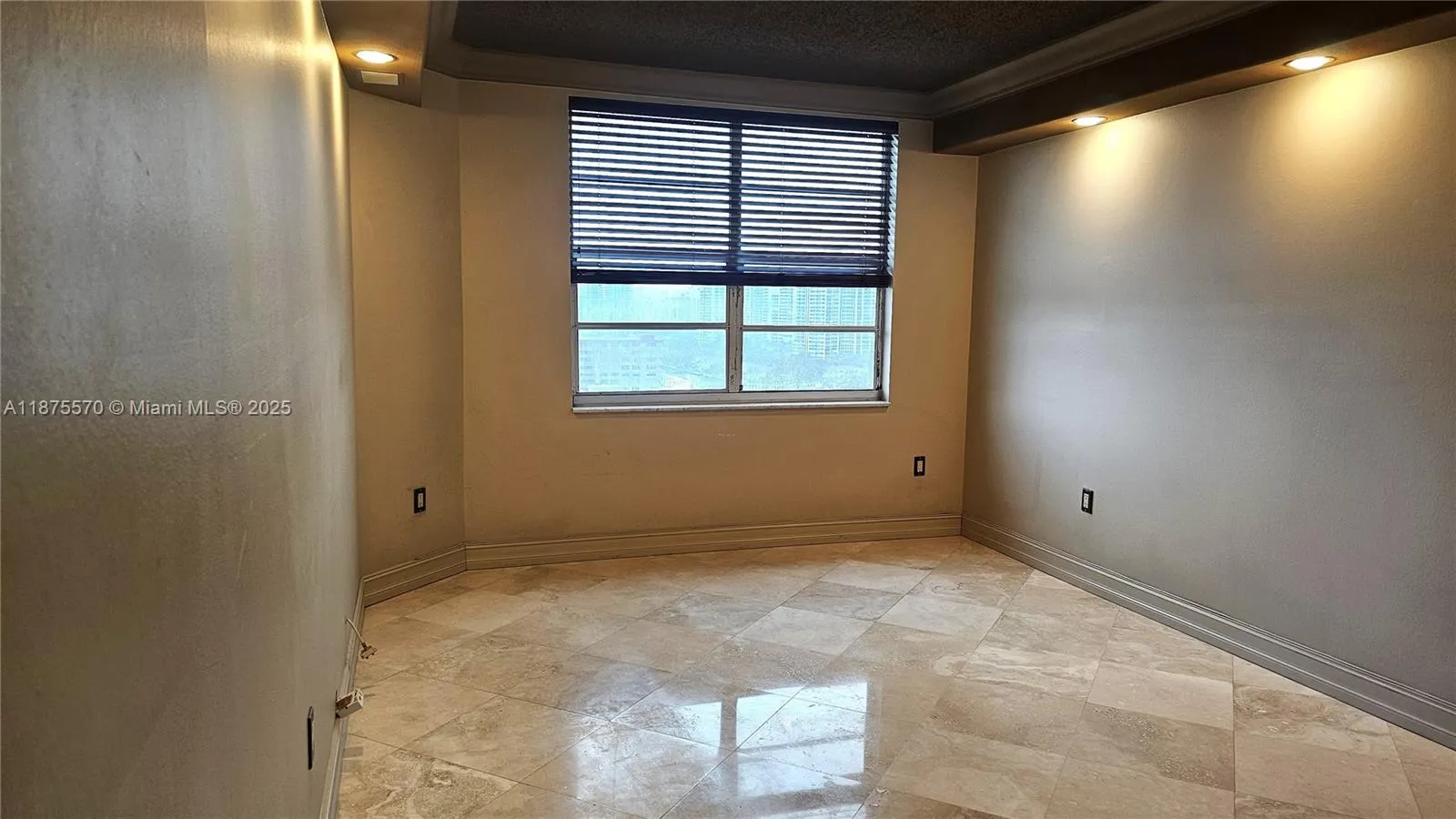 1985 S Ocean Dr, #20A