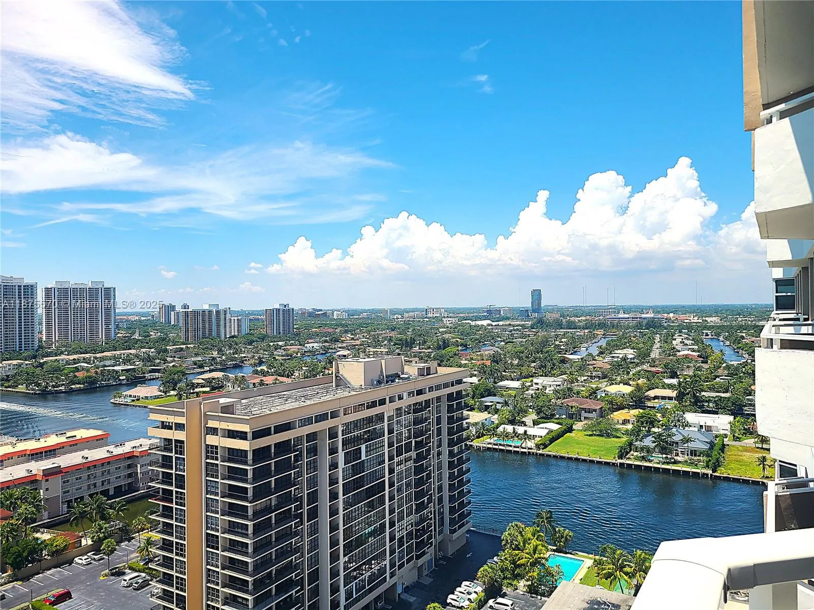 1985 S Ocean Dr, #20A