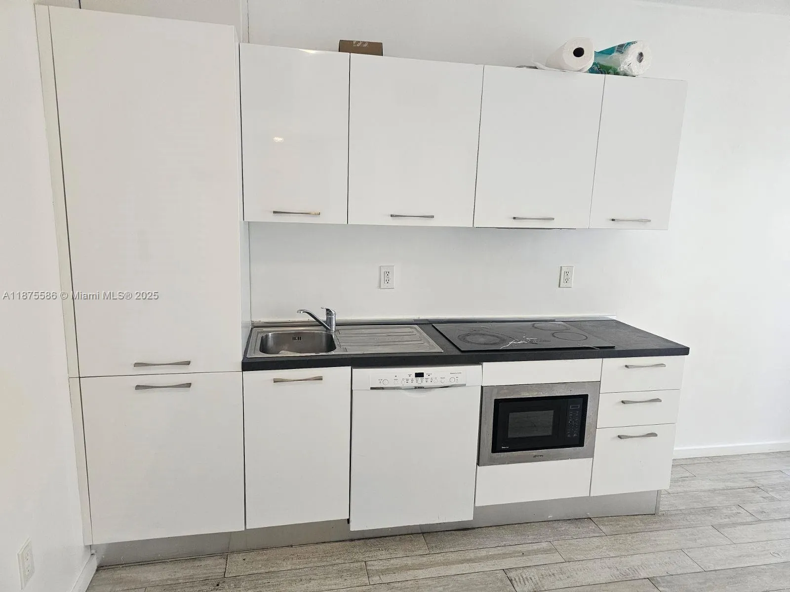 811 Jefferson Ave, #202