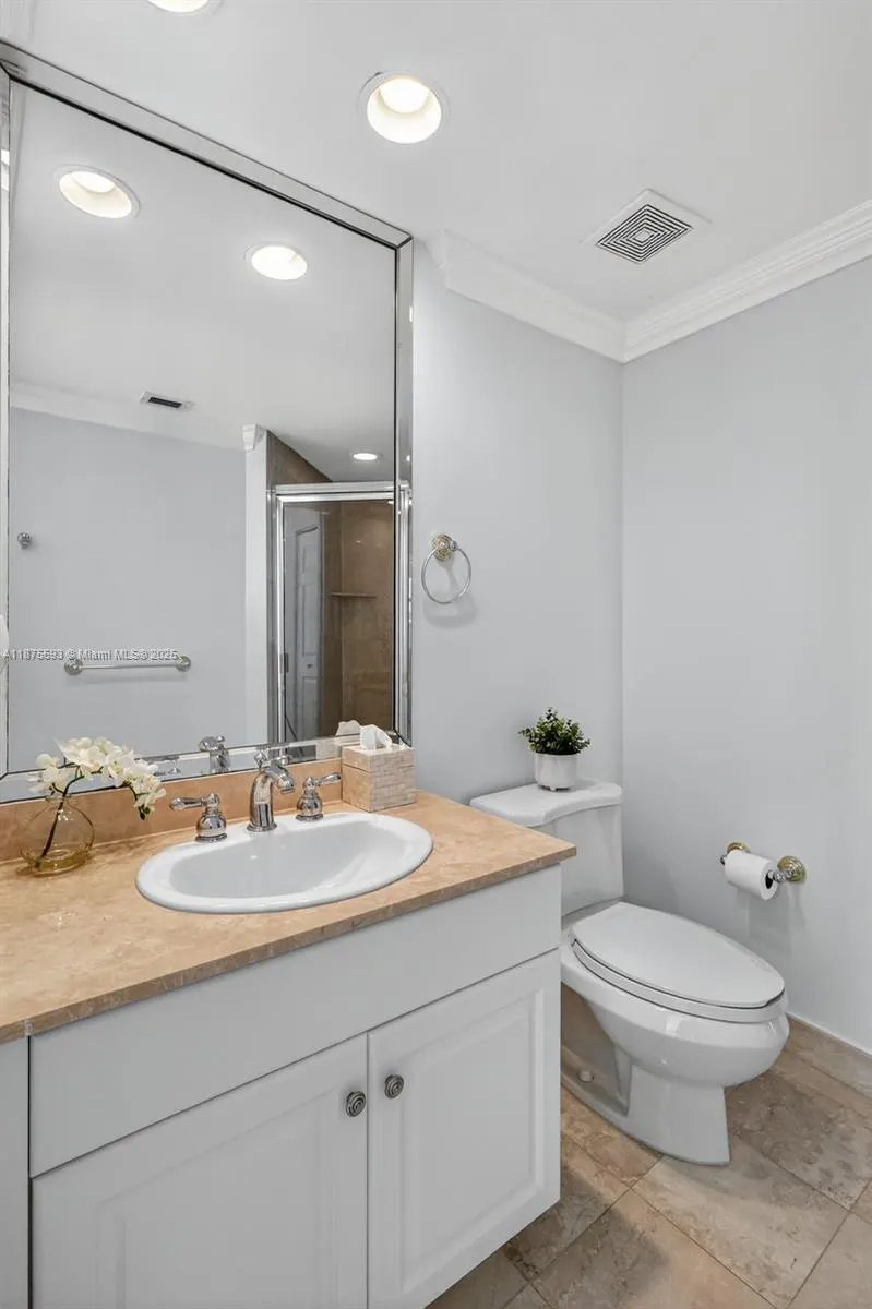 3370 Hidden Bay Dr, #1808