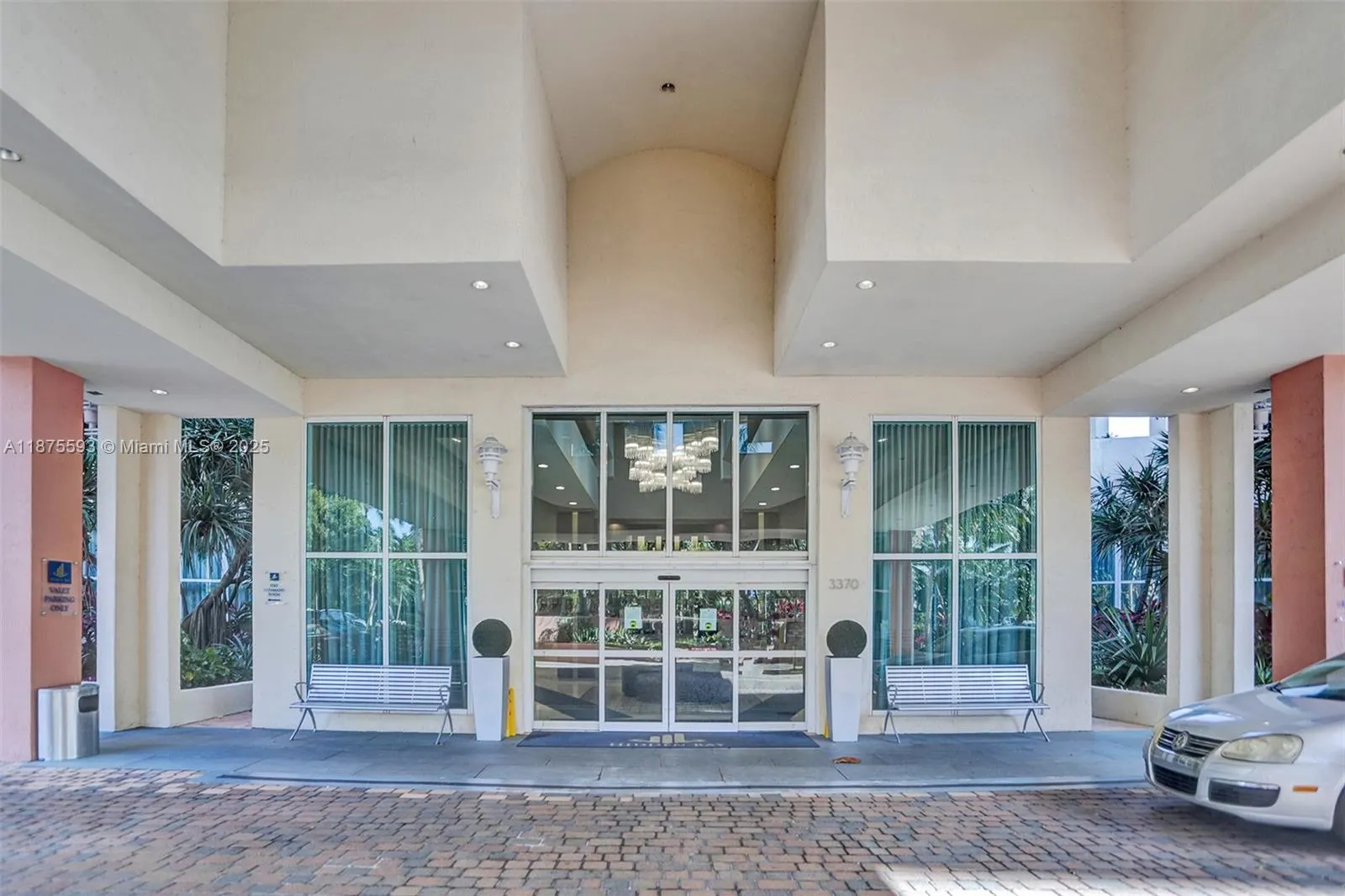 3370 Hidden Bay Dr, #1808
