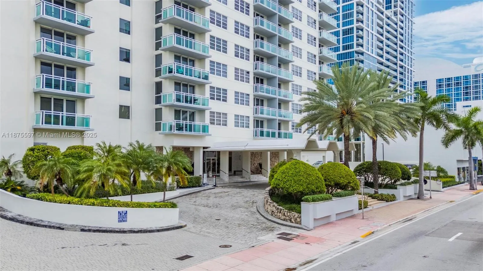 6917 Collins Ave, #1420