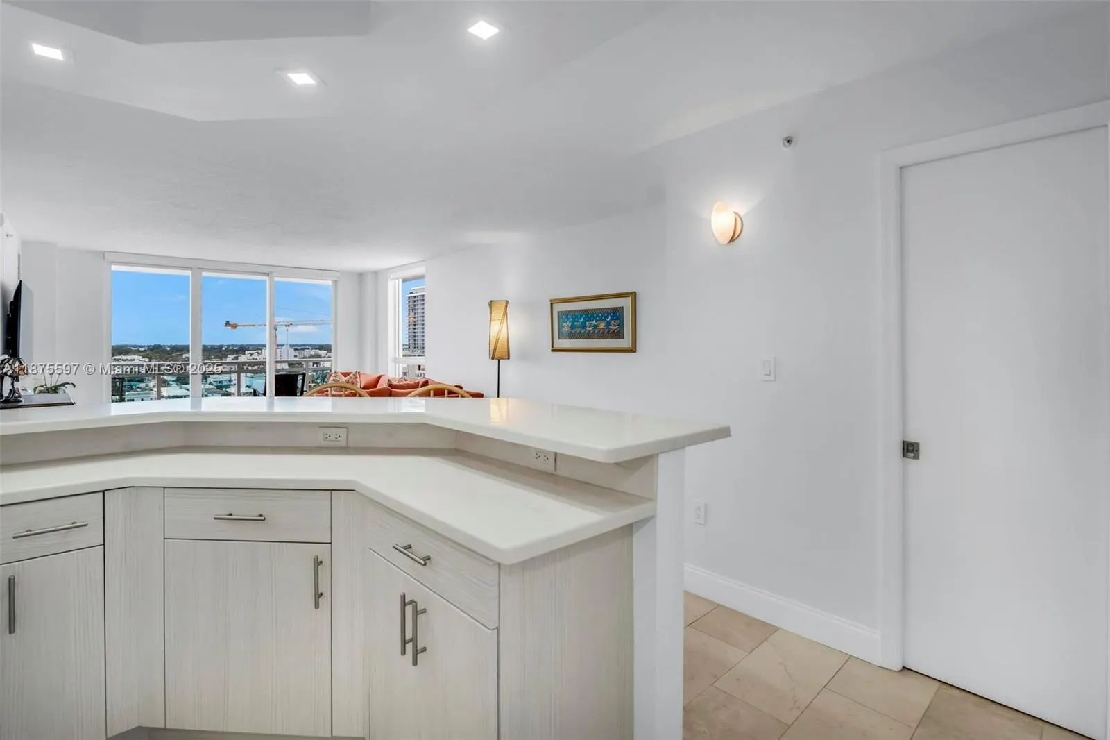 6917 Collins Ave, #1420