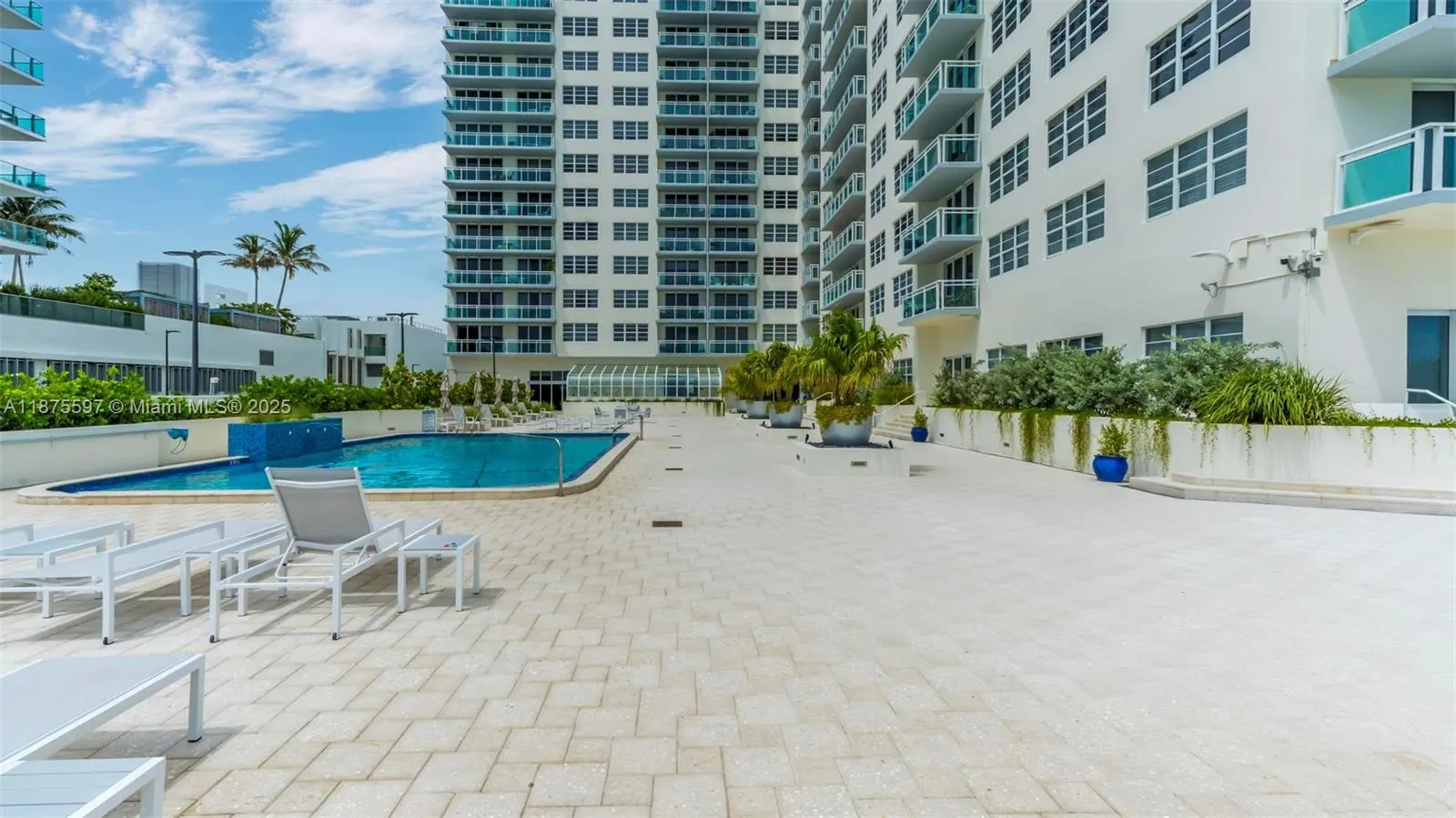 6917 Collins Ave, #1420
