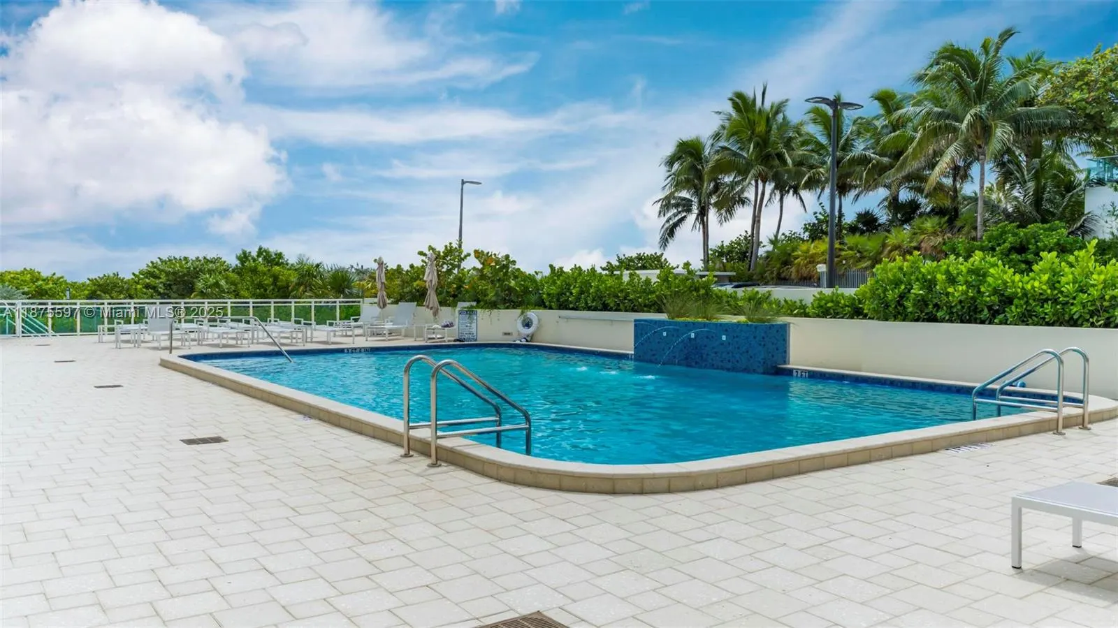 6917 Collins Ave, #1420