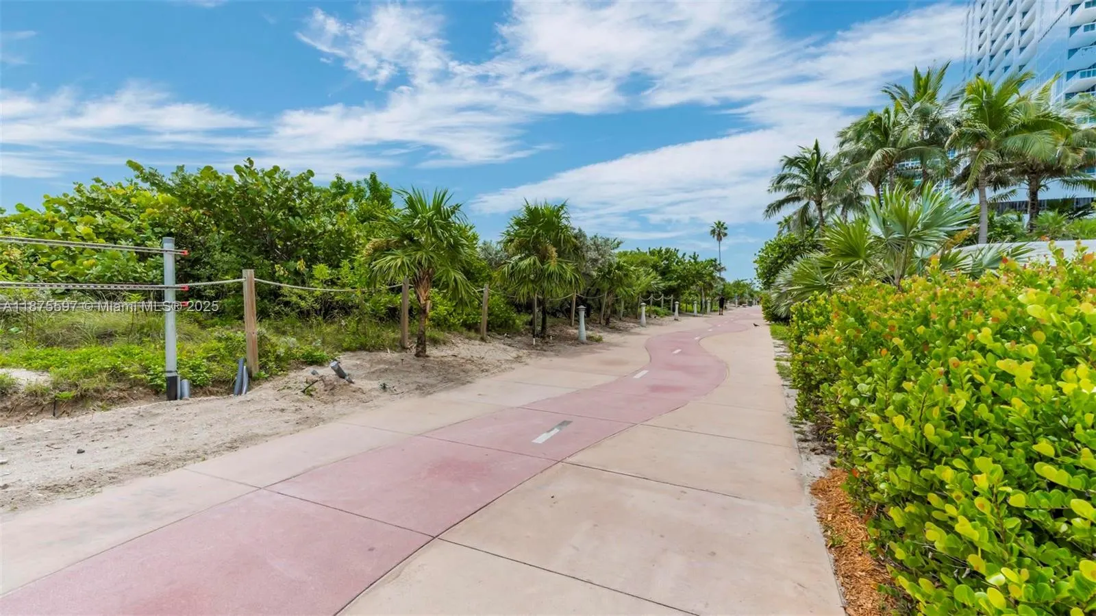 6917 Collins Ave, #1420