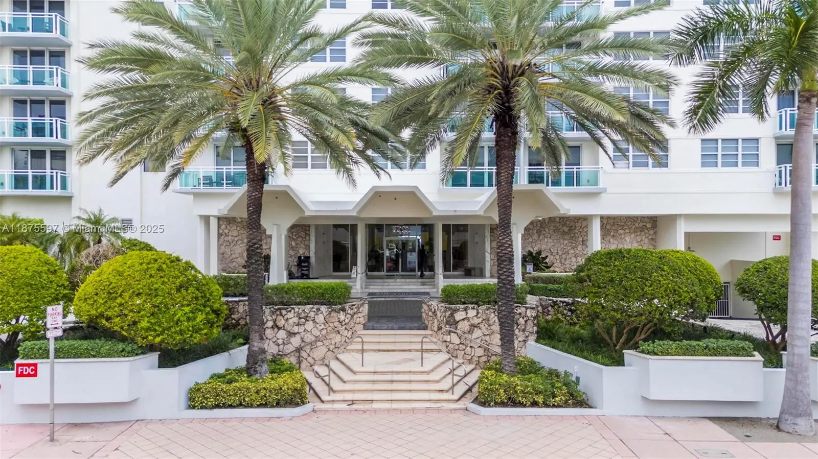 6917 Collins Ave, #1420