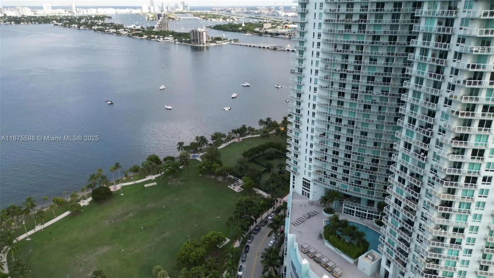 1900 N Bayshore Dr, #3207