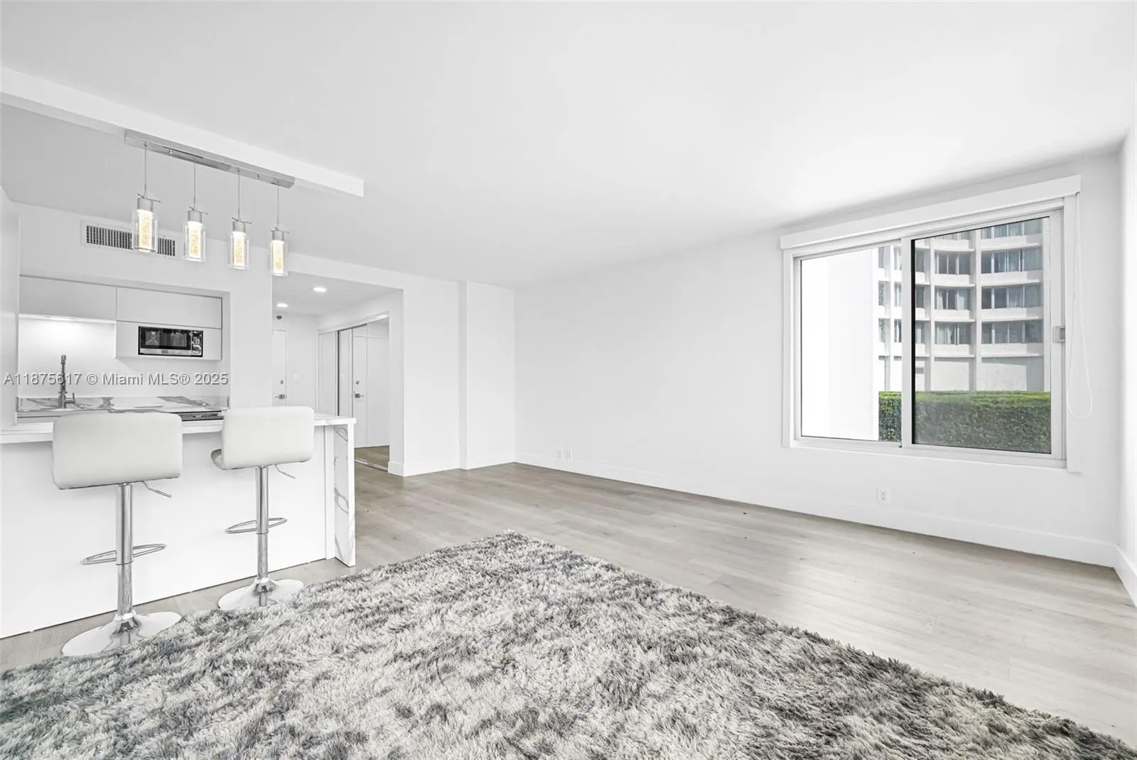 1000 West Ave, #224