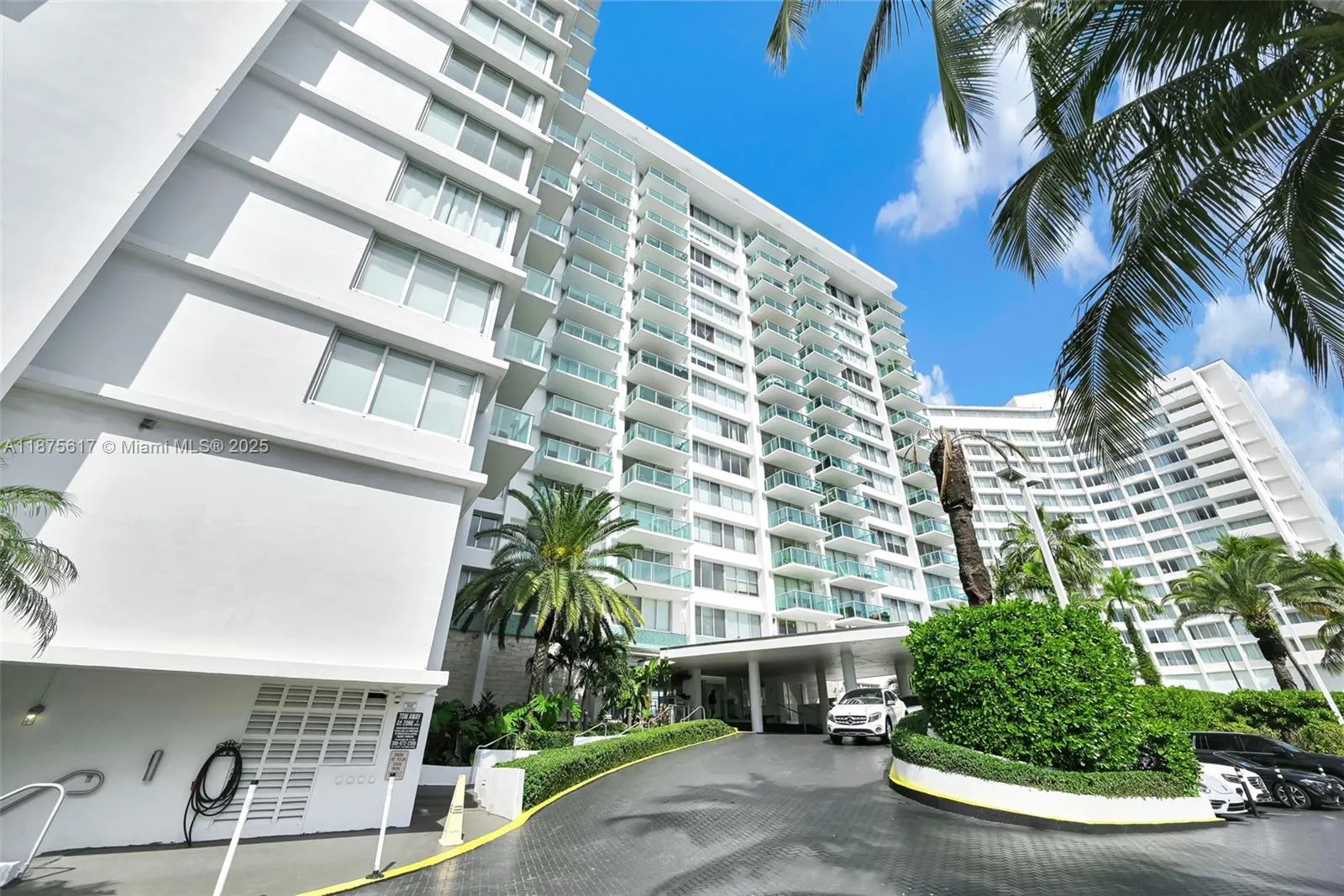 1000 West Ave, #224