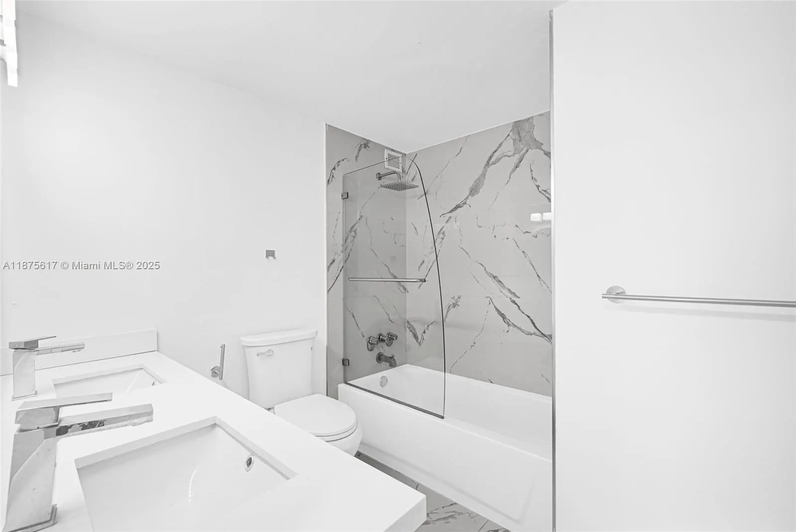 1000 West Ave, #224