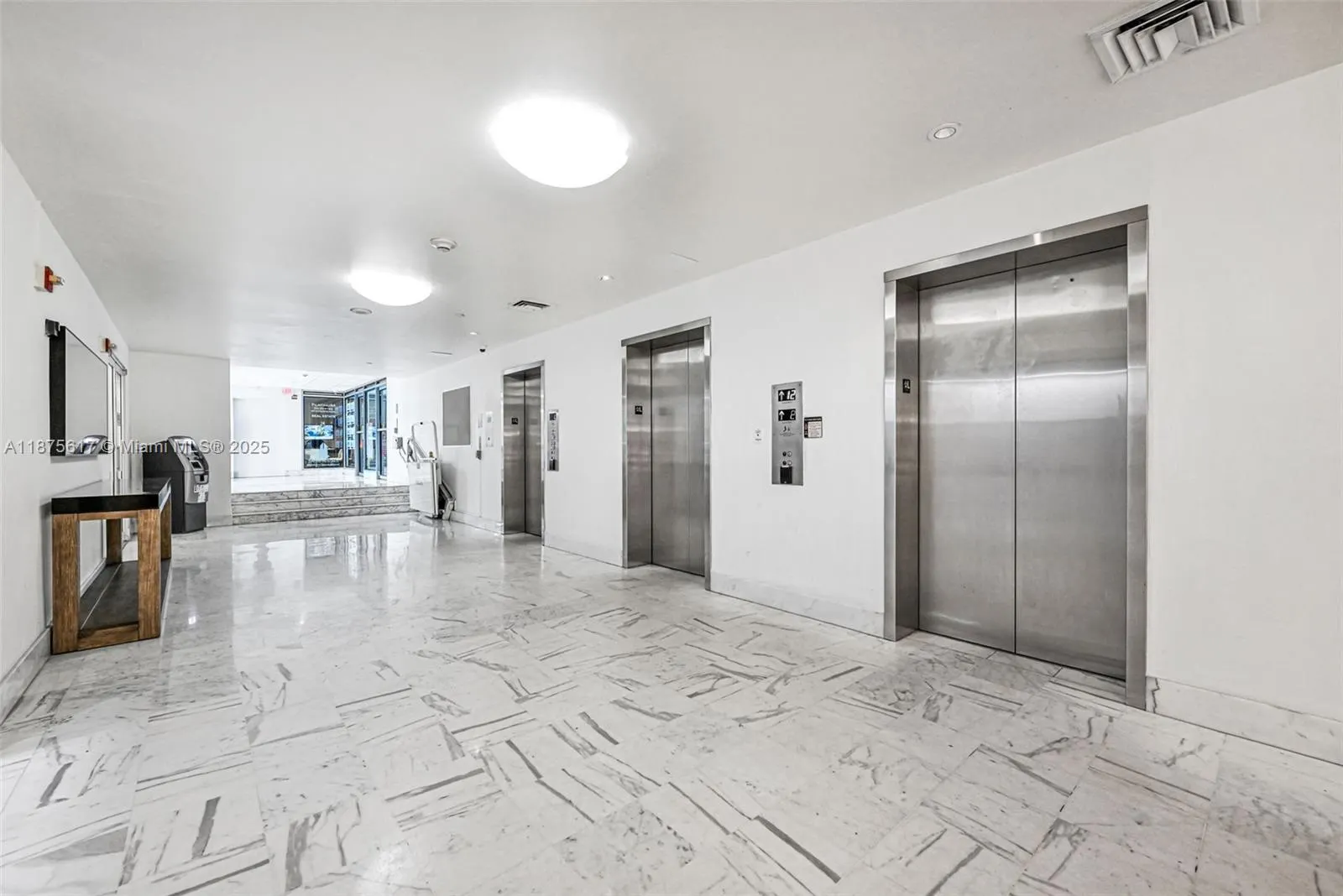1000 West Ave, #224