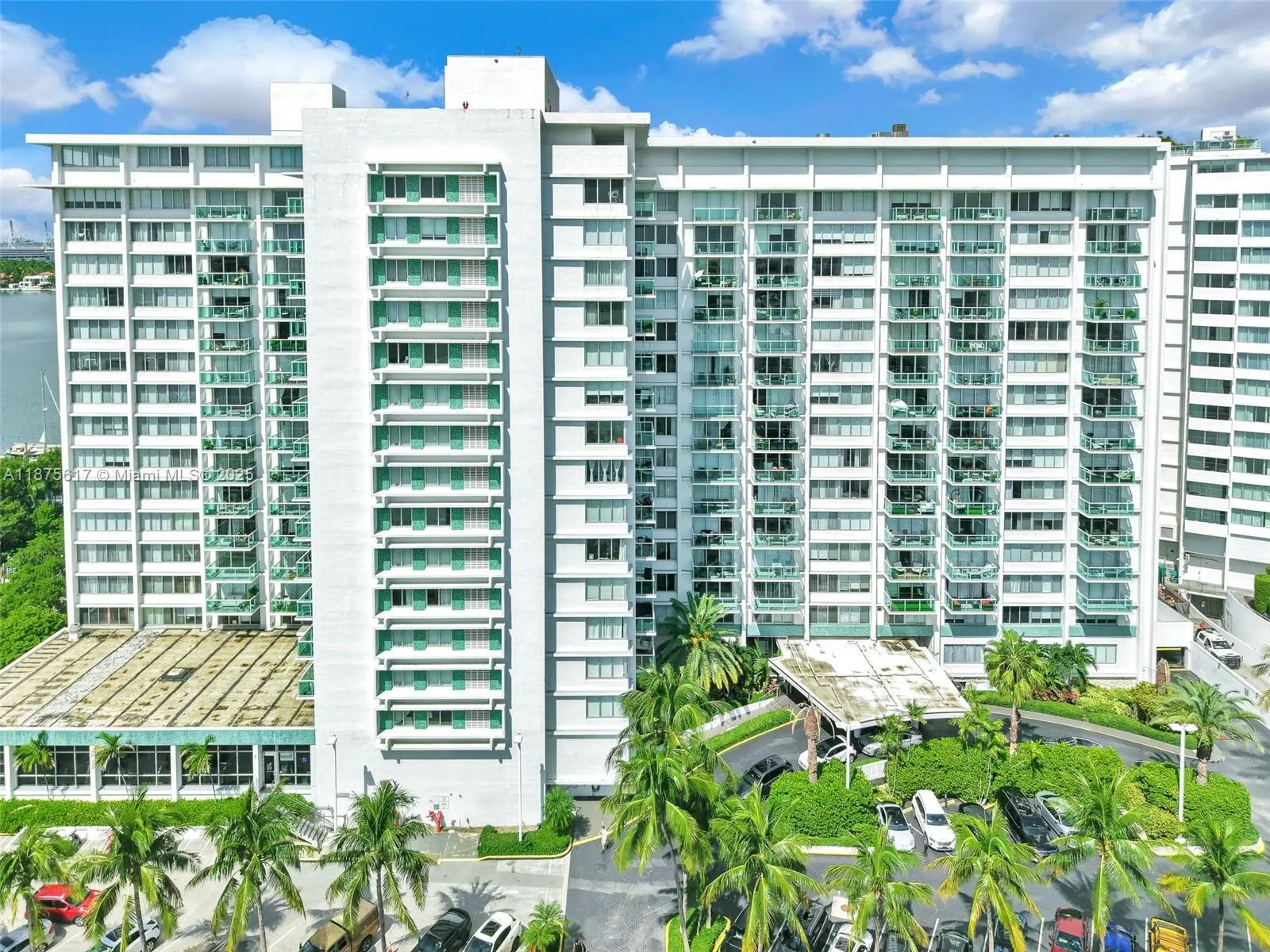 1000 West Ave, #224