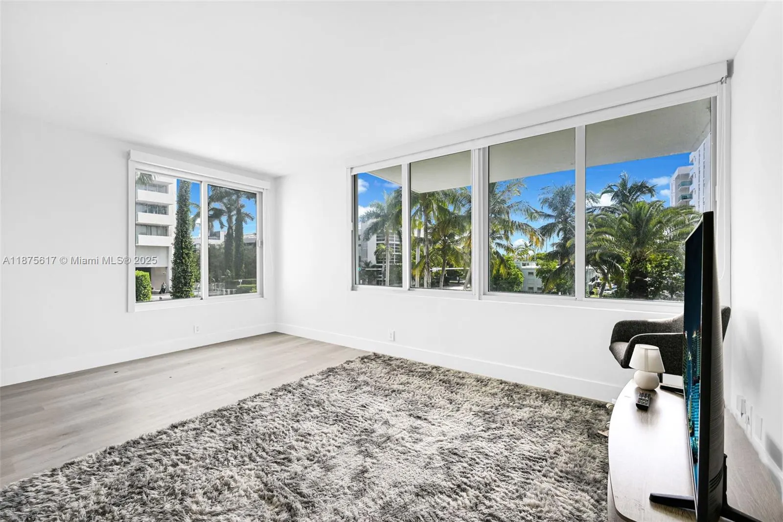 1000 West Ave, #224