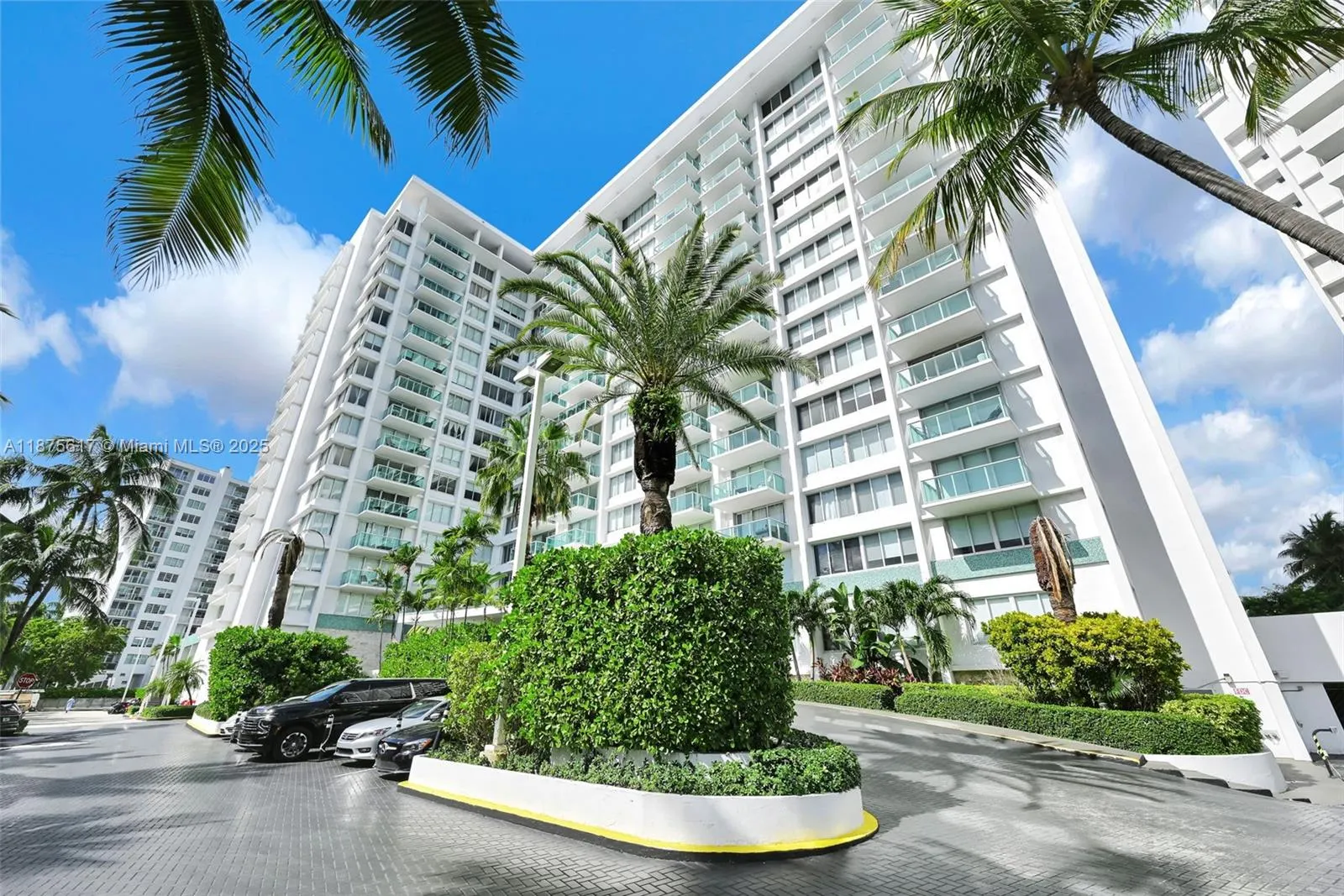 1000 West Ave, #224