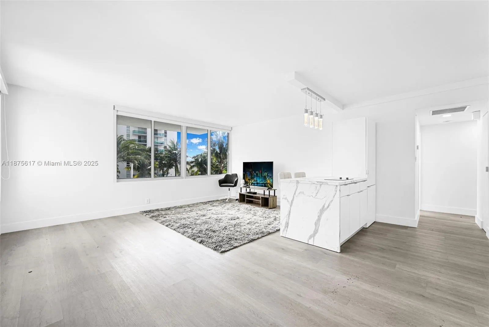 1000 West Ave, #224