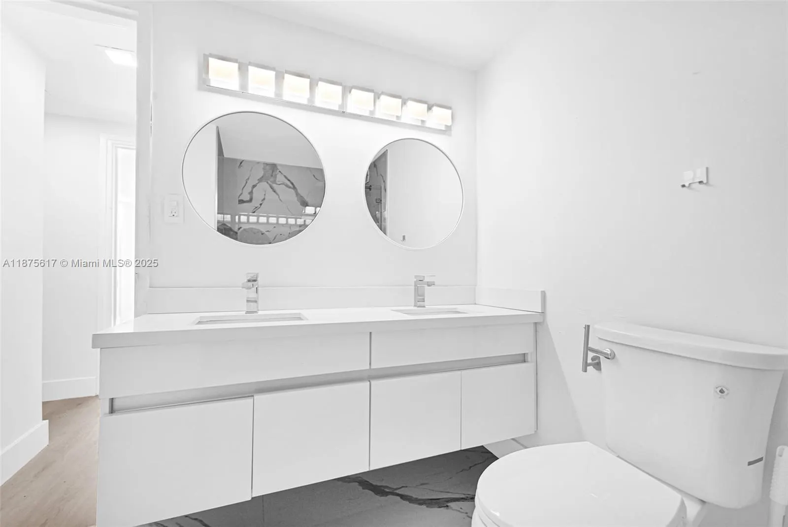 1000 West Ave, #224