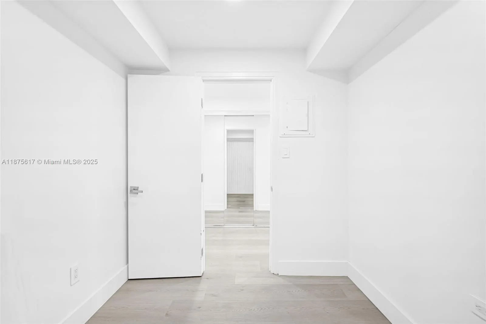1000 West Ave, #224