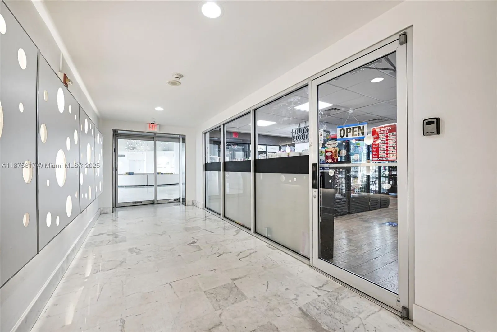 1000 West Ave, #224