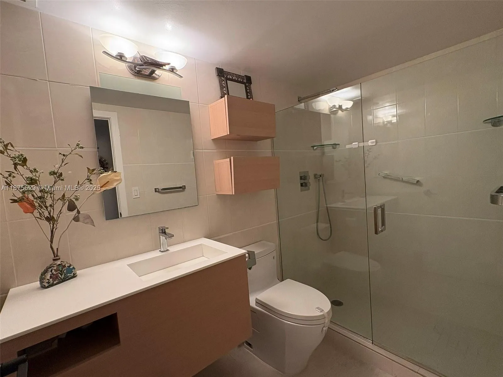 5750 Collins Ave, #15F