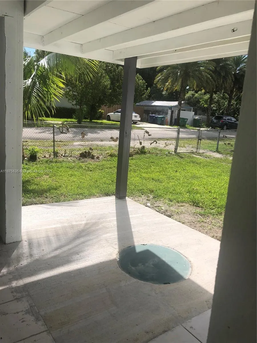 300 NW 97th St