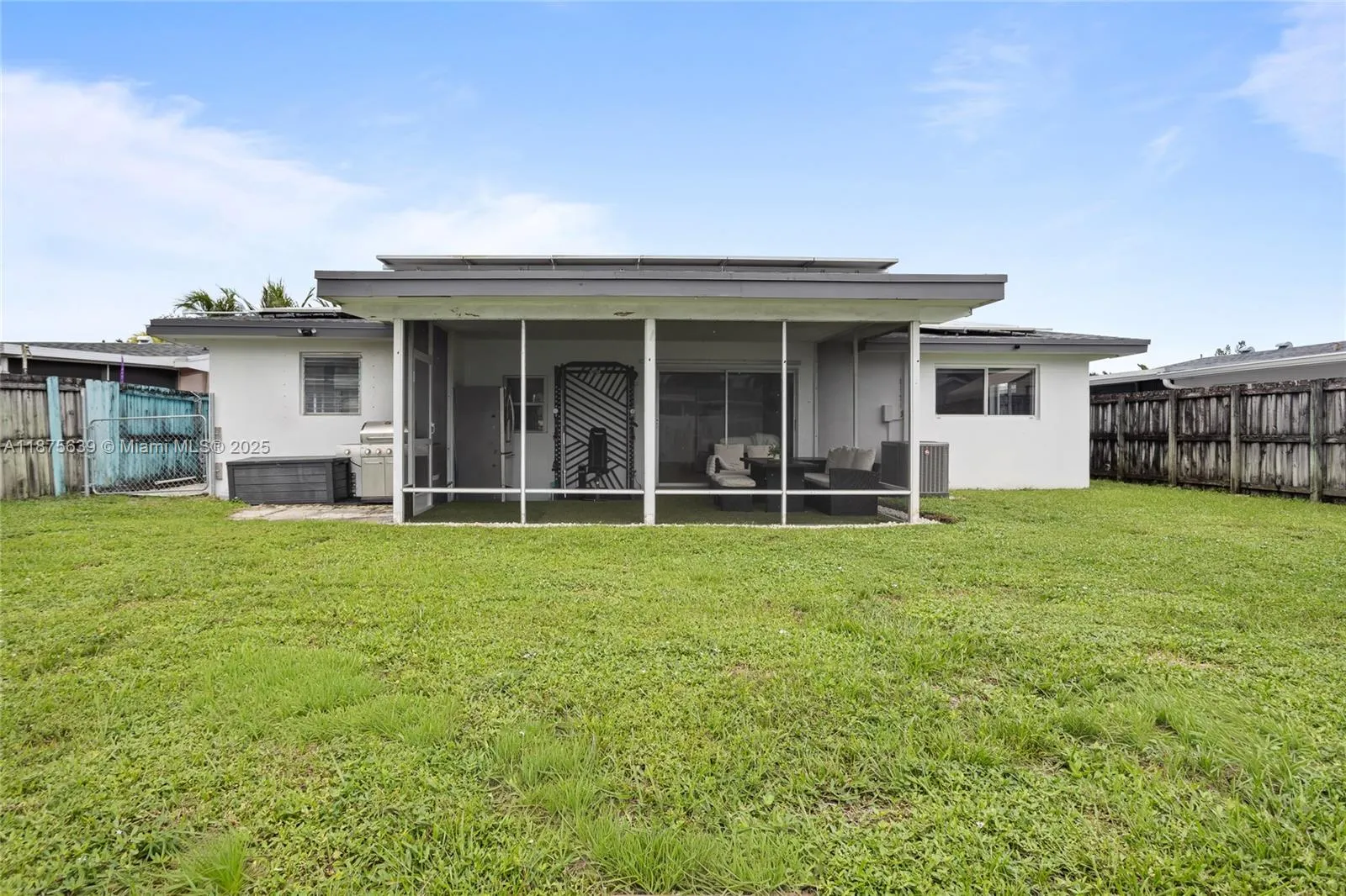 8210 NW 11th St