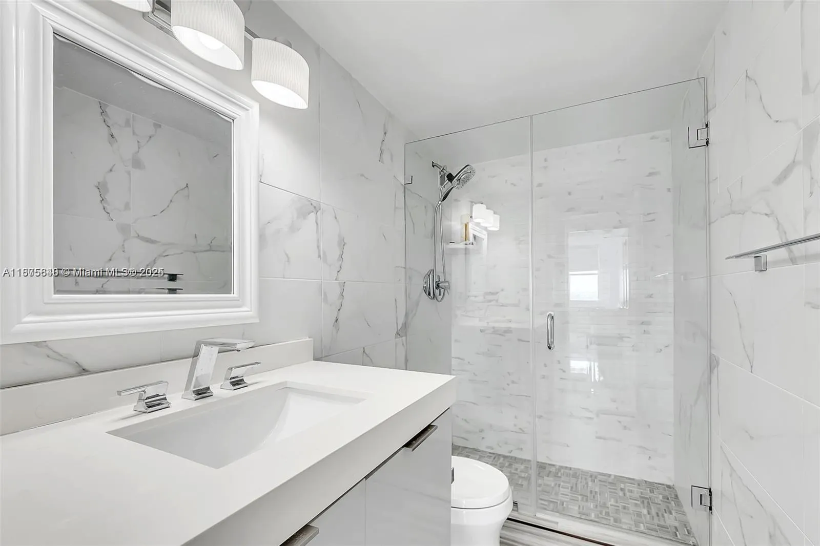 5601 Collins Ave, #925