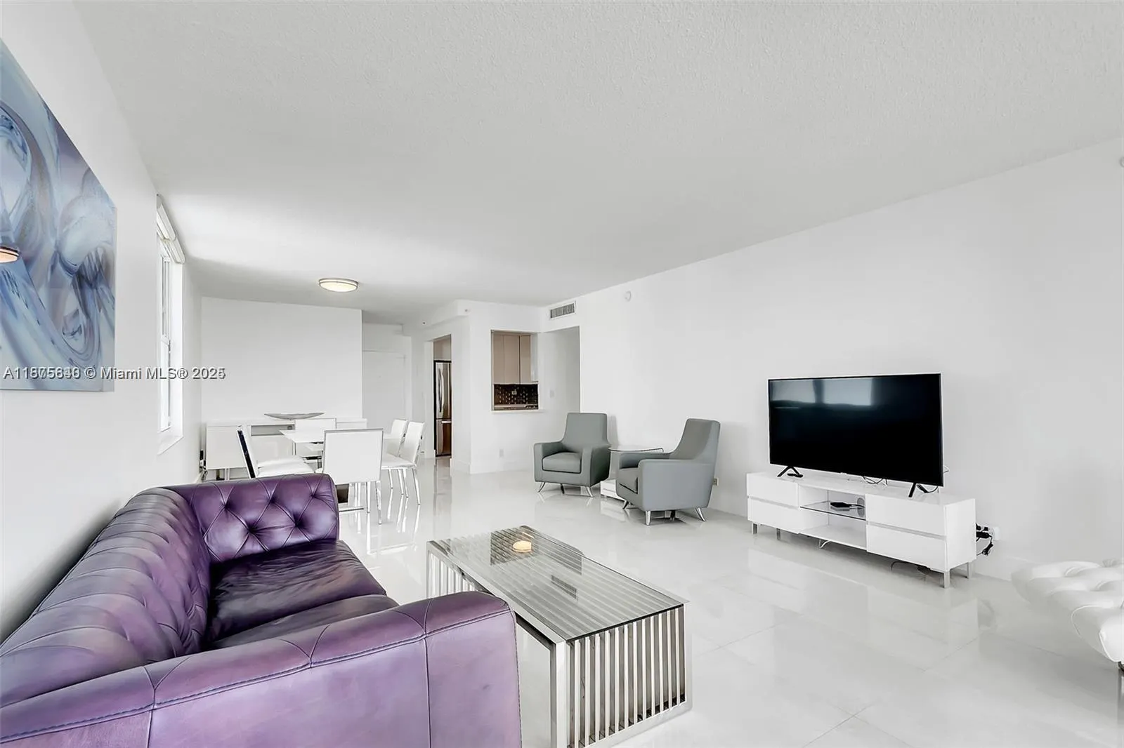5601 Collins Ave, #925
