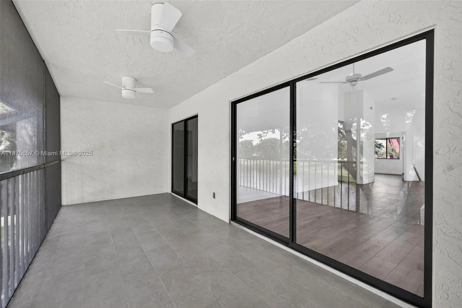 19 W Lexington Ln W, #E