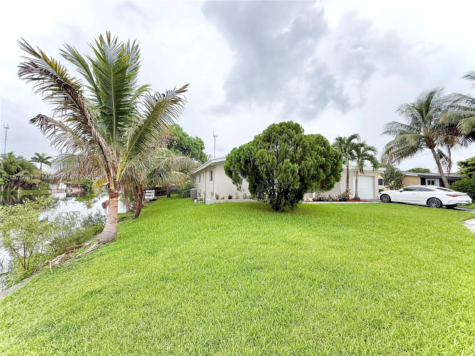 6708 Camelia Dr