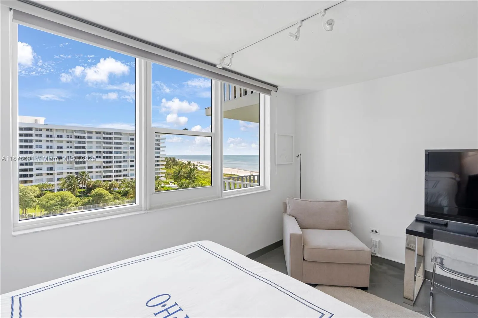 200 Ocean Lane Dr, #703