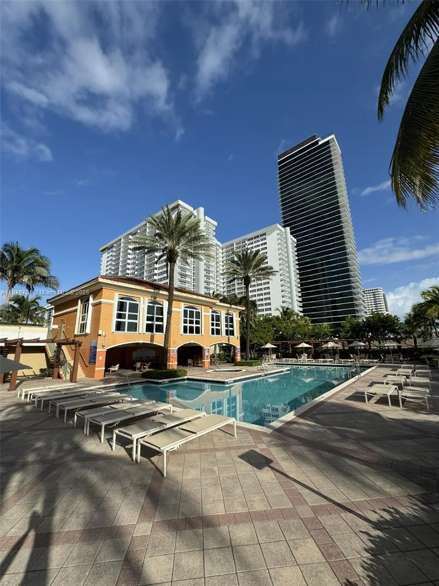 2080 S Ocean Dr, #1711