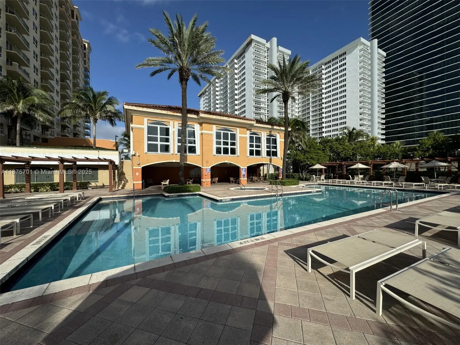 2080 S Ocean Dr, #1711