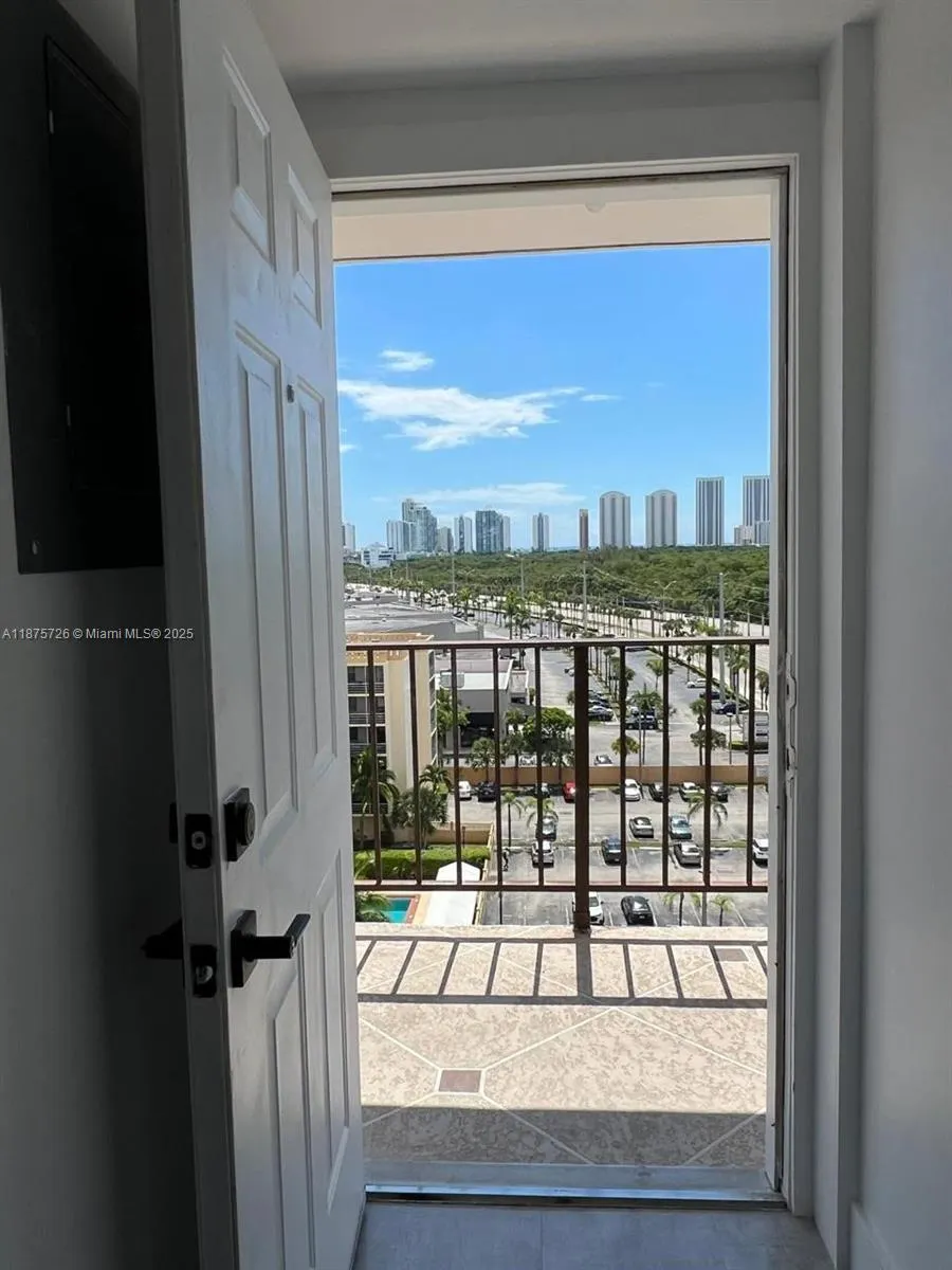 2903 N Miami Beach Blvd, #1003