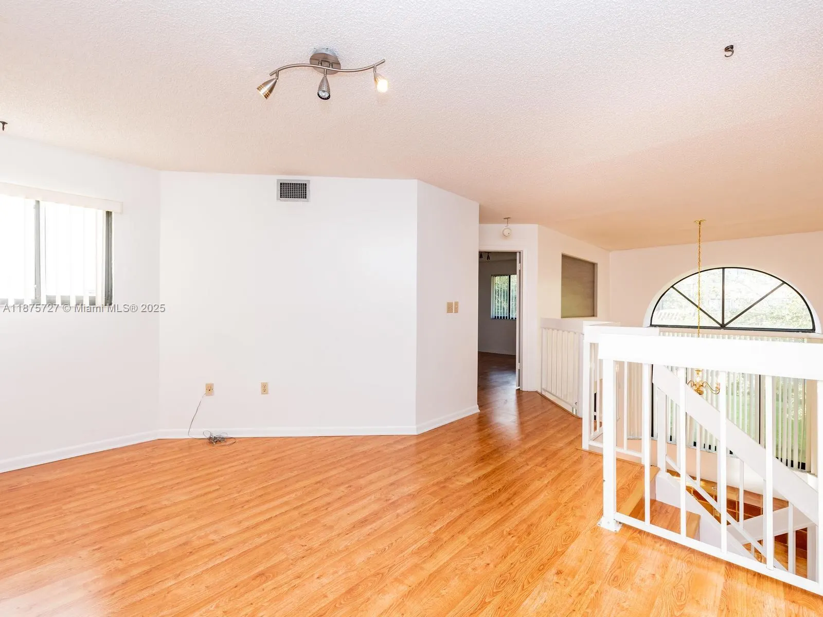 15489 N Miami Lakeway N, #202-3