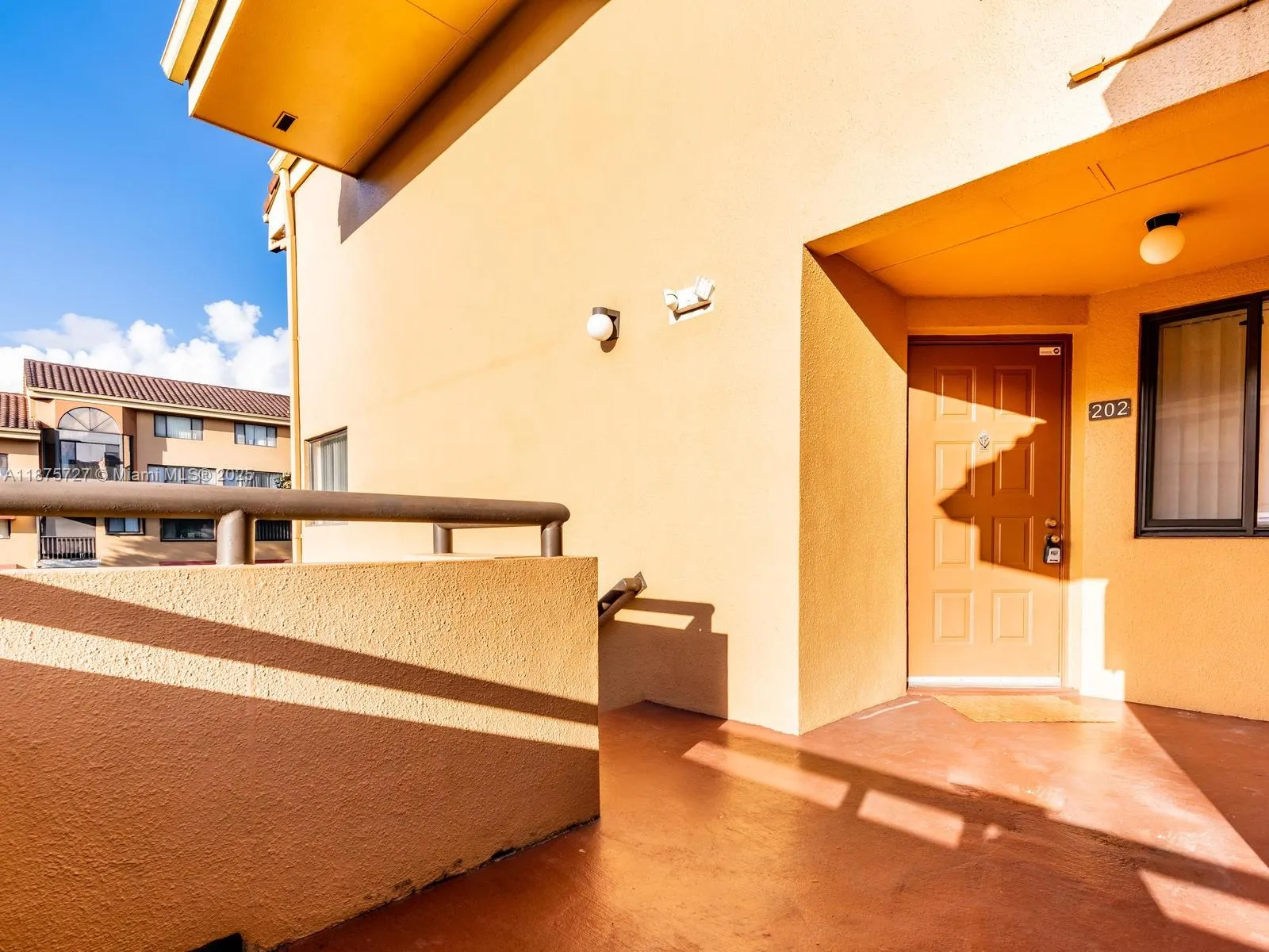 15489 N Miami Lakeway N, #202-3