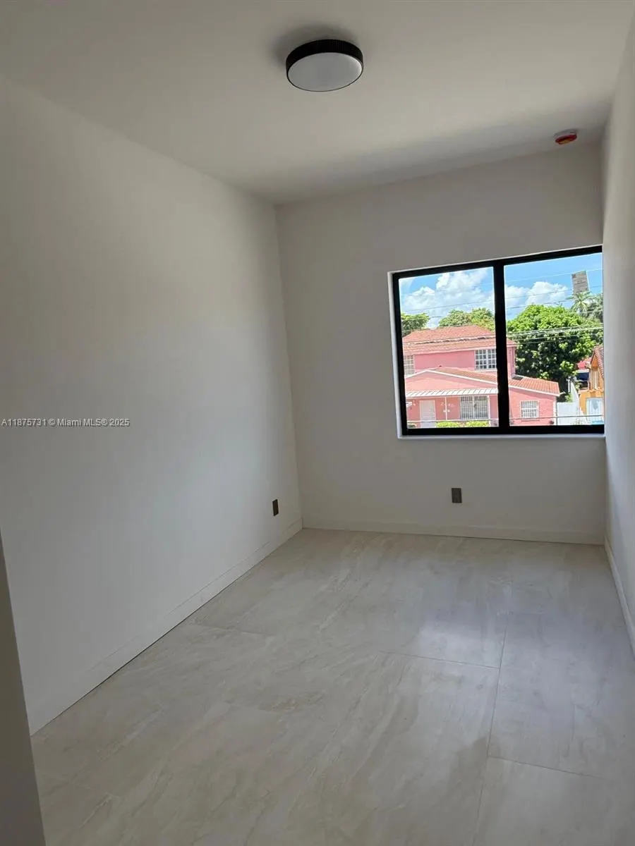 2436 SW 7th St, #1
