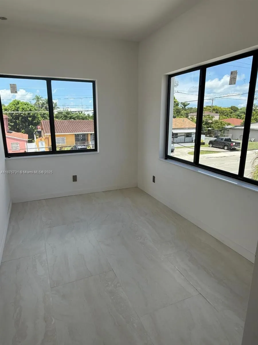2436 SW 7th St, #1
