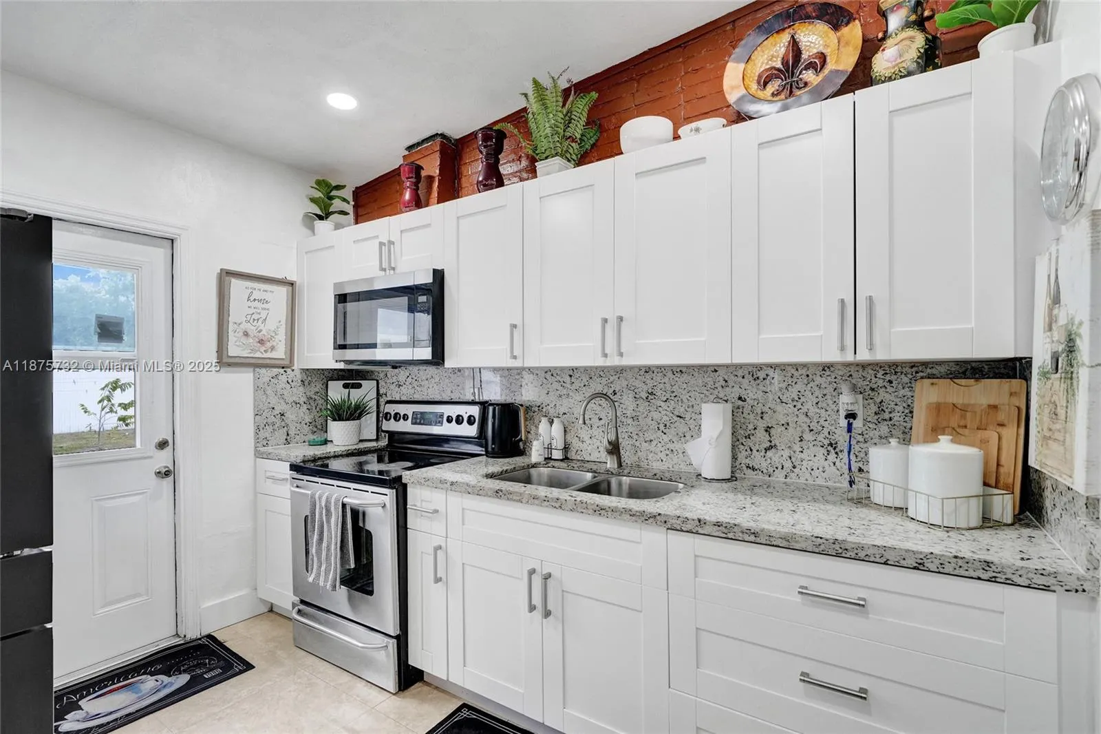 1011 NW 140th Ter
